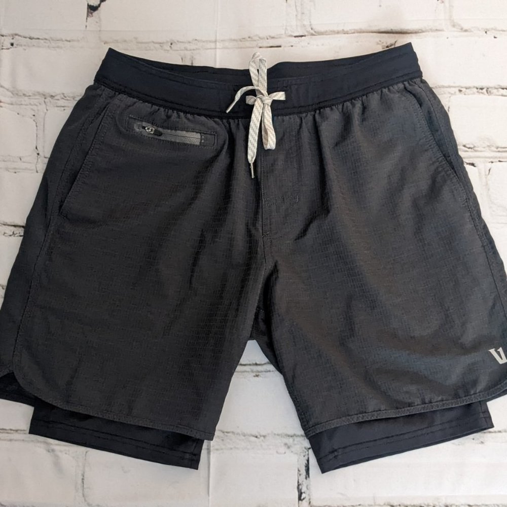 Vuori Men’s Stockton Athletic Performance Lined Short Size Medium Gray